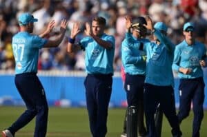 England outclass India in series decider, win ODI series 2-1