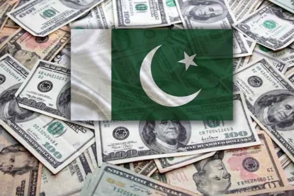 Overseas Workers Send $3.2 Billion to Pakistan in November