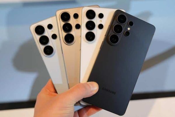Samsung stays on top despite slowdown in global smartphone production