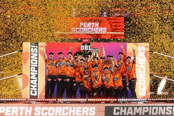 Scorchers dominate Sixers with six-wicket win in final