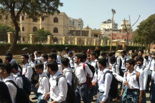 Sindh govt takes major step to ensure free education in Schools