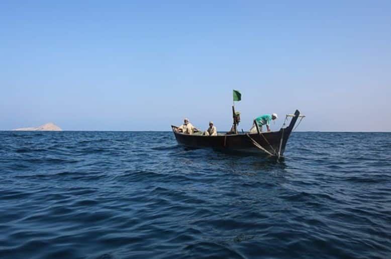 Sindh warns fishermen to avoid deep sea amid rough weather