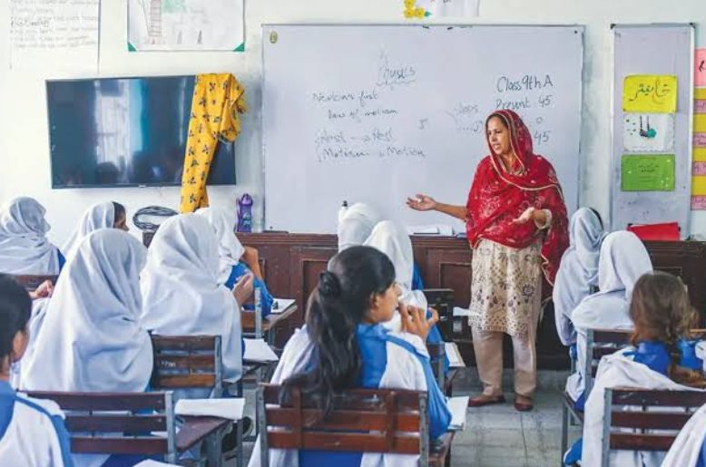 Sindh warns private schools against unapproved fee increase