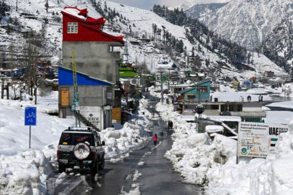 Rain, Snowfall intensify cold across Pakistan
