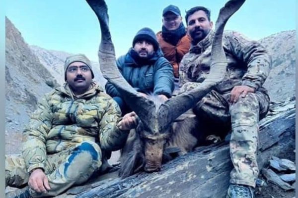 US citizen hunts Kashmir Markhor in Chitral