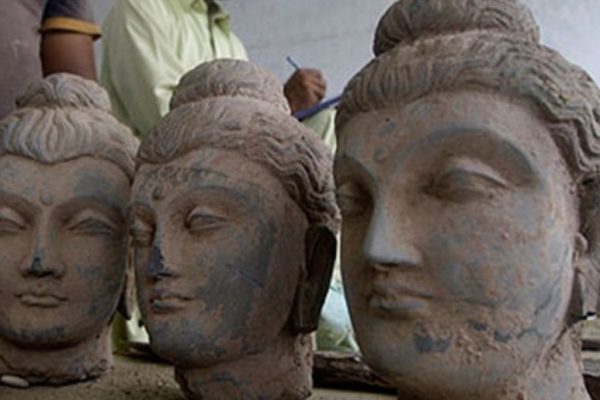 US returns over 450 stolen antiquities to Pakistan