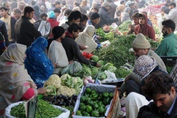 Kalat cracks down on overpricing in Ramadan