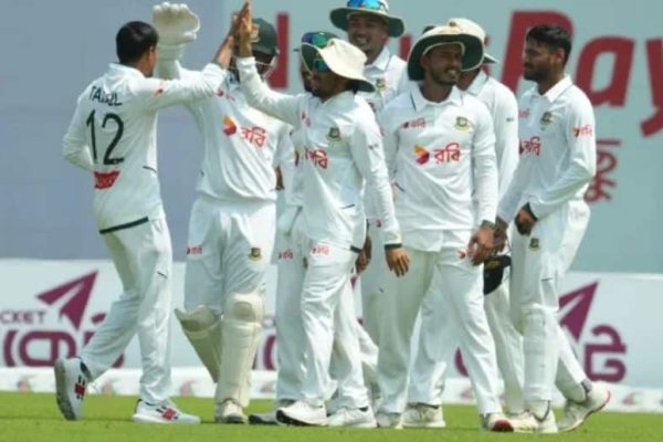 Pakistan bowled out for 232 as Bangladesh take 46-run lead in Sylhet test