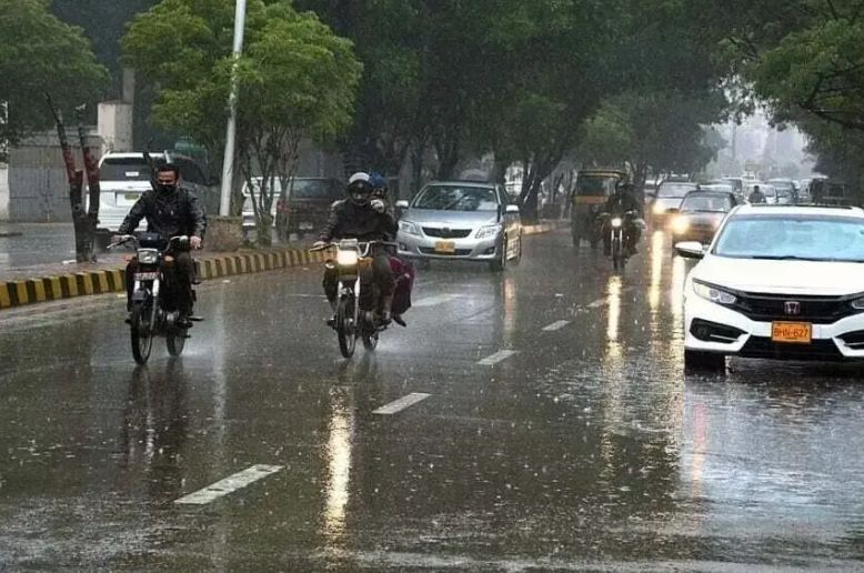 PMD issues heavy rain alert for upper, central parts of country