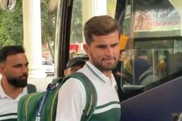 Pakistani team arrives in Pallekele for crucial England clash