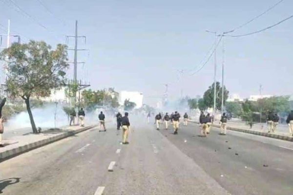 Chaos in Karachi as mob attacks US consulate following Khamenei’s death