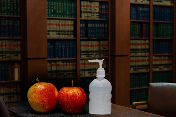 Two Apples “stolen” From Judges Chamber, Punjab Police in Action
