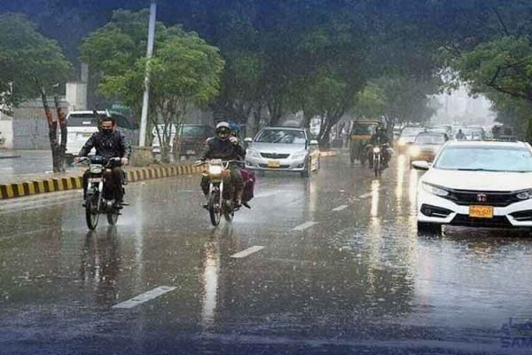 Weather: Rain starts in Karachi, temperatures drop