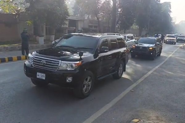 KP CM’s Lahore visit disrupts motorway traffic