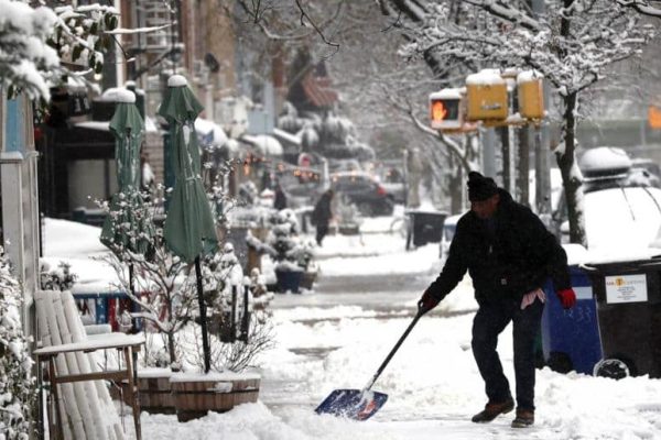 Winter Storm Disrupts Travel as Heavy Snow Hits New York