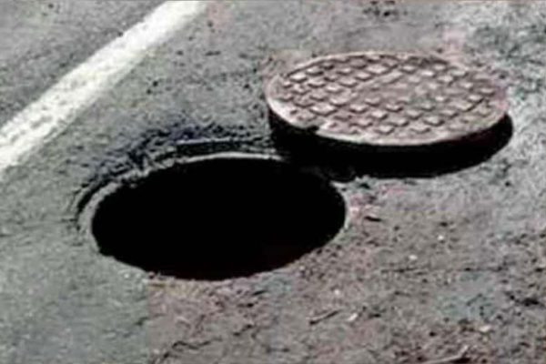 Lahore: Case registered in Bhati Chowk manhole tragedy