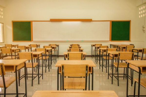 Schools in Karachi revise timings due to extreme cold
