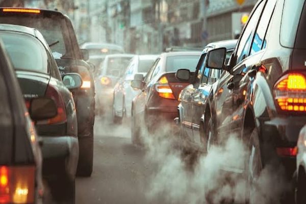 Lahore to suspend licenses of drivers operating smoke-emitting vehicles