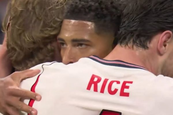10-man England edge Mexico to reach World Cup quarter-finals
