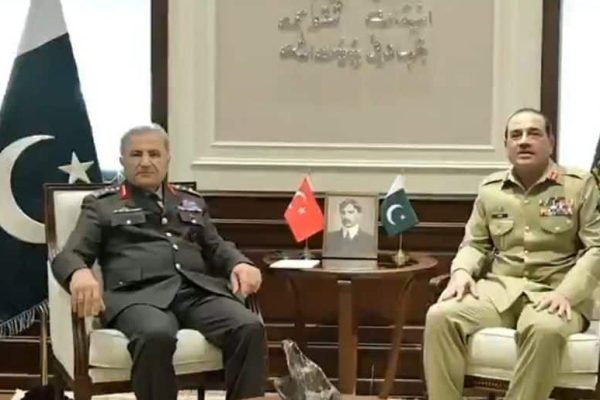 Field Marshal Asim Munir meets Turkish Land Forces Commander, discuss regional security