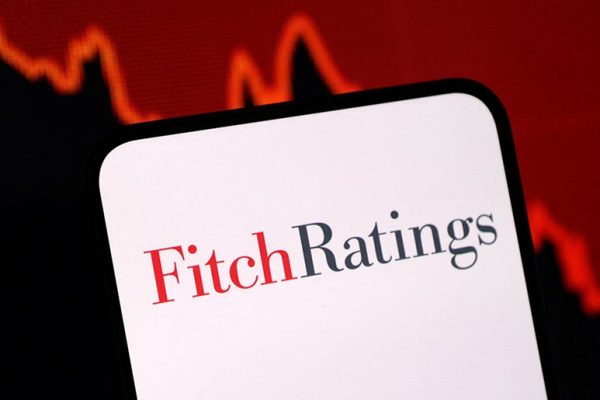 Fitch expects Pakistan to maintain stronger fiscal position in FY27
