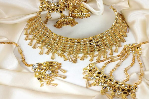 Pakistan gold rates stay flat at Rs483,036 per tola