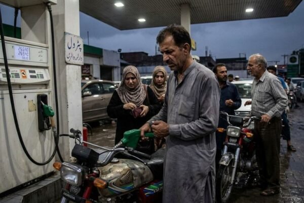 Govt raises petrol, diesel dealers’ margin by Rs1.34