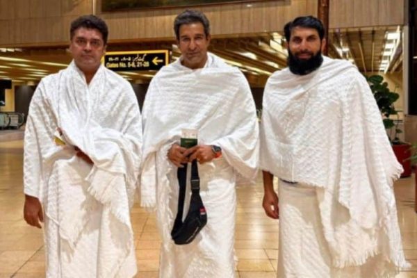 Wasim Akram, Misbah-ul-Haq depart for sacred Hajj Pilgrimage
