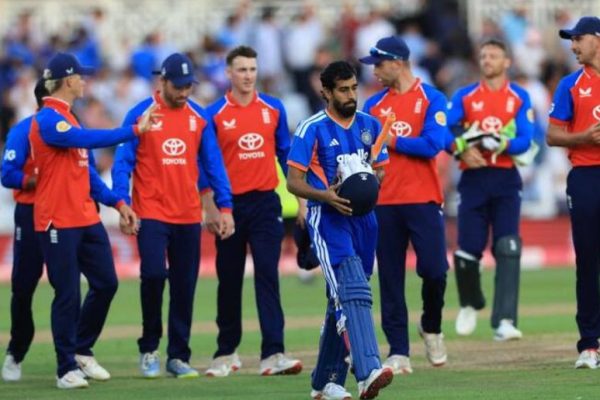 India suffer embarassing defeat against England in 3rd T20I