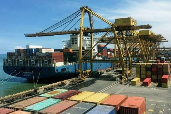 Karachi Port sets another record with arrival of mega container ship