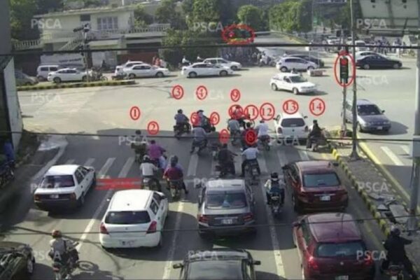 Lahore drivers can now challenge wrong e-challans online