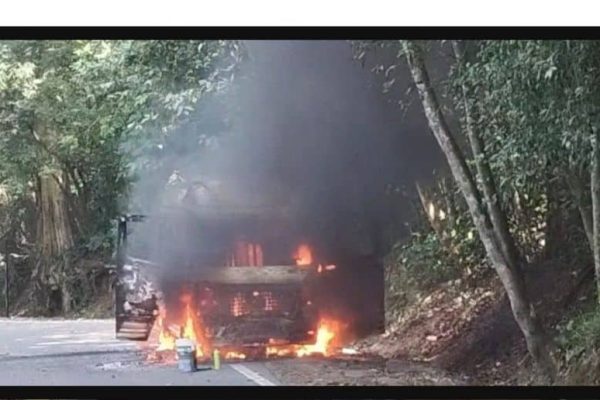 Tourist van catches fire on Murree Expressway, six dead