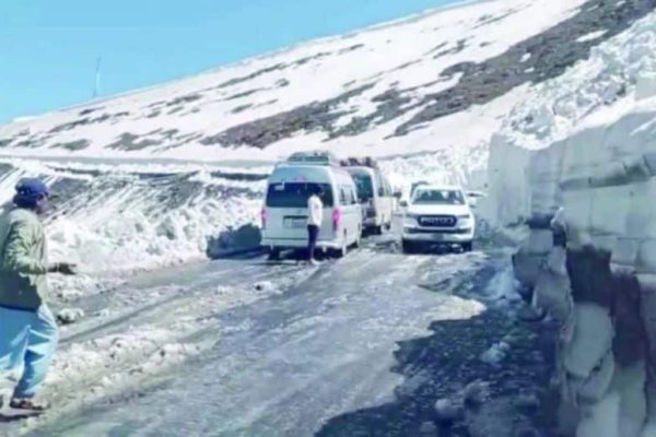Naran administration issues travel advisory for Babusar Top