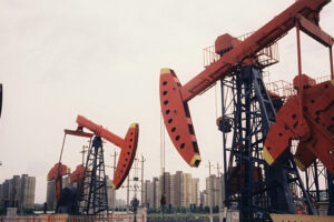 Oil drops over $1 on weaker demand outlook despite Gulf tensions