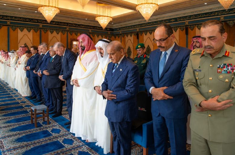 PM Shehbaz, Field Marshal Asim Munir, Saudi Crown Prince, Turkish President offer Friday prayers at Qasr Al Safa