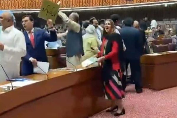 PTI lawmakers protest inside house, disrupt parliamentary proceedings
