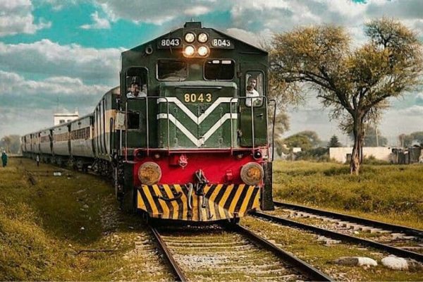 Pakistan Railways moves to clear financial backlog, releases amount for staff dues