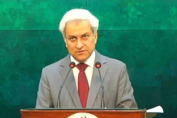 Pakistan urges US, Iran to resume talks: FO