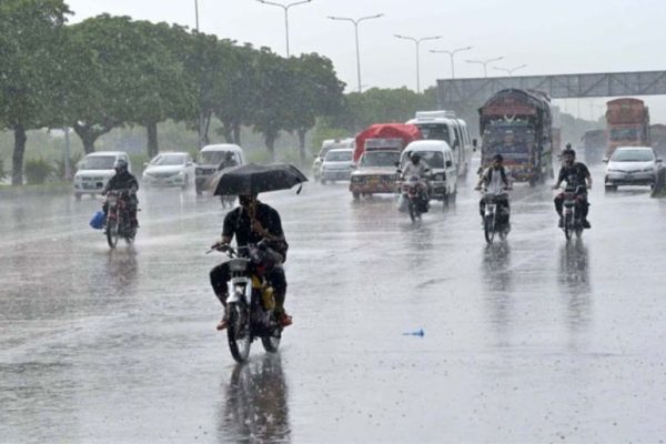 Islamabad, Rawalpindi receive rain turns weather pleasant