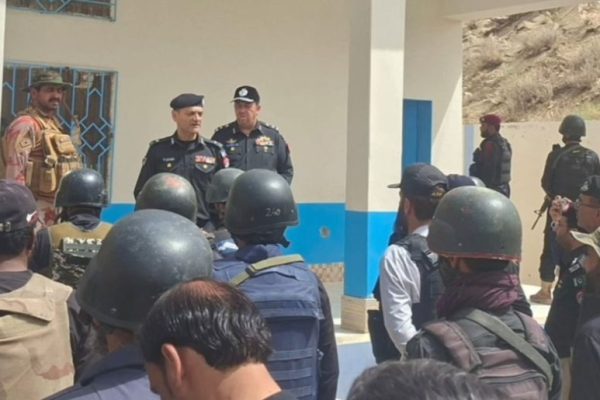 IG Balochistan Police visits Shaban operation front, pays tribute to soldiers’ bravery