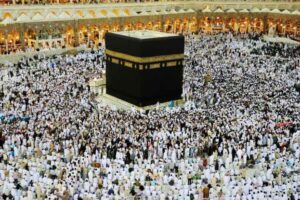 Pakistan eyes one-bank model for government and private hajj schemes