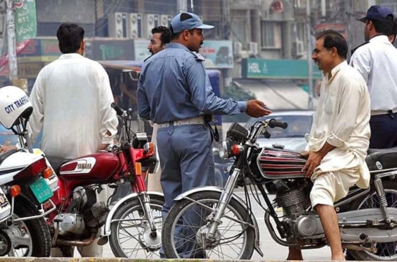 Punjab police crackdown traffic violators, punjab traffic police