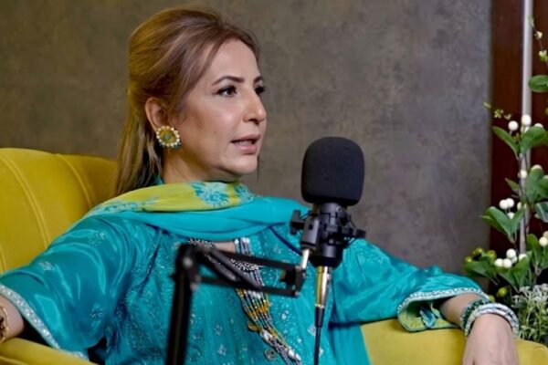 Sabahat Bukhari supports 'healthy flirting' on drama sets