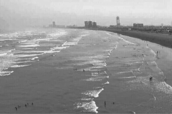 Strong sea breezes expected in Karachi amid ongoing extreme heat