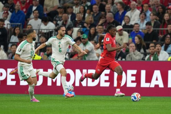 Switzerland ease into World Cup round of 16 after beating Algeria