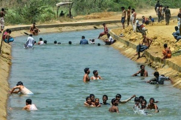 Karachi Commissioner directs crackdown on Hub Canal bathing violations