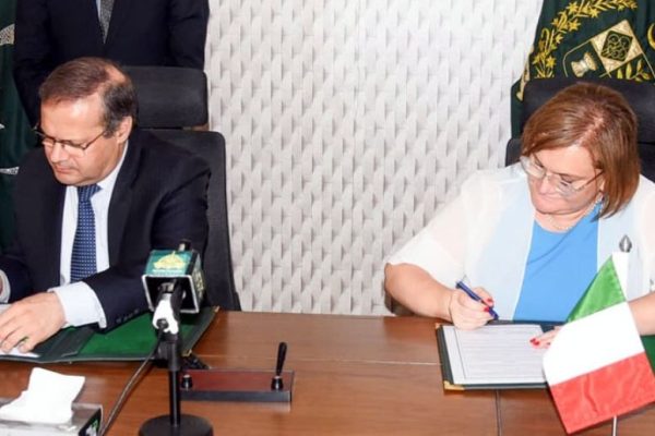 Pakistan, Italy sign €20 million agreement to boost agricultural training