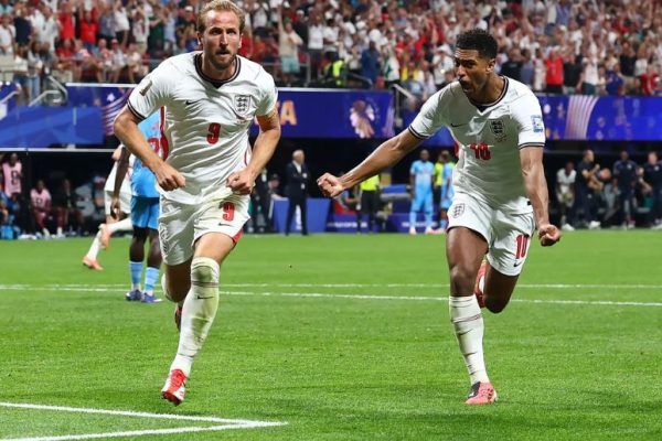 Kane masterclass sends England into FIFA World Cup last 16