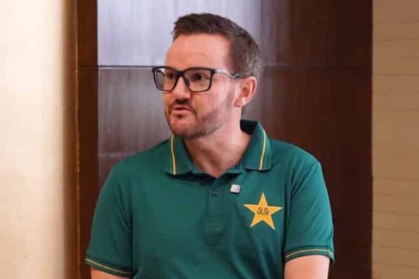 Pakistan planning broader leadership group: Mike Hesson