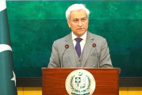 Pakistan pledges role in easing Middle East tensions through dialogue